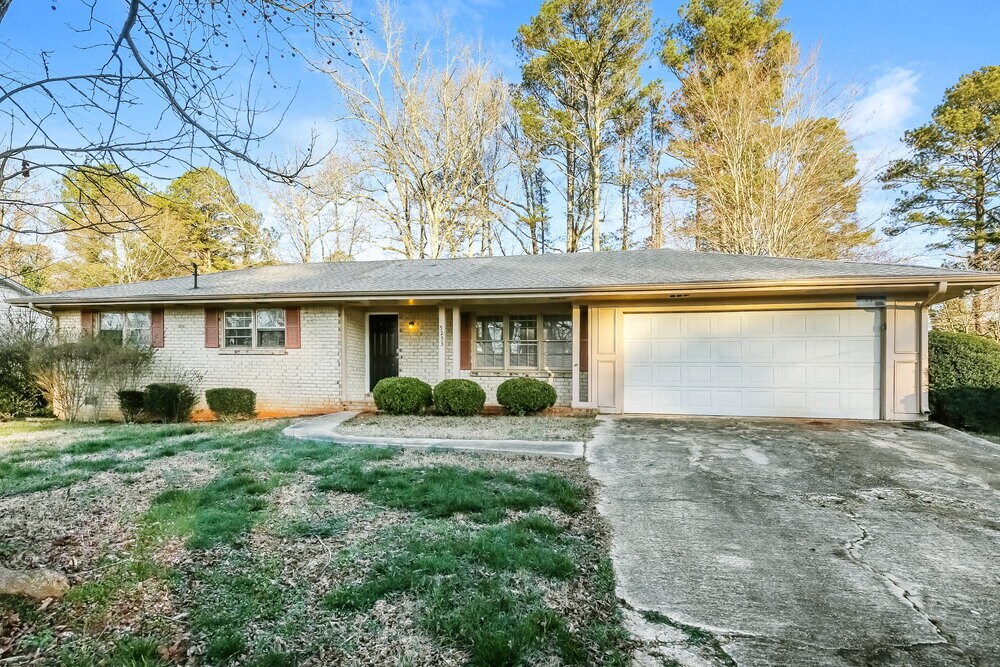 5253 Corinth Dr SW in Stone Mountain, GA - Foto de edificio