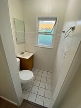 1924 E Poinsettia St in Long Beach, CA - Building Photo - Building Photo