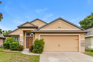 2272 Bracknell Forest Trail in Tavares, FL - Building Photo