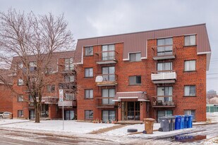 600 Ampère Av in Laval, QC - Building Photo