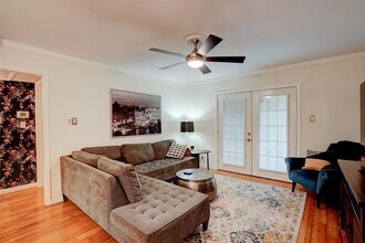 7920 Rockwood Ln in Austin, TX - Building Photo - Building Photo