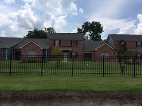 Garden Park in Breaux Bridge, LA - Building Photo - Building Photo