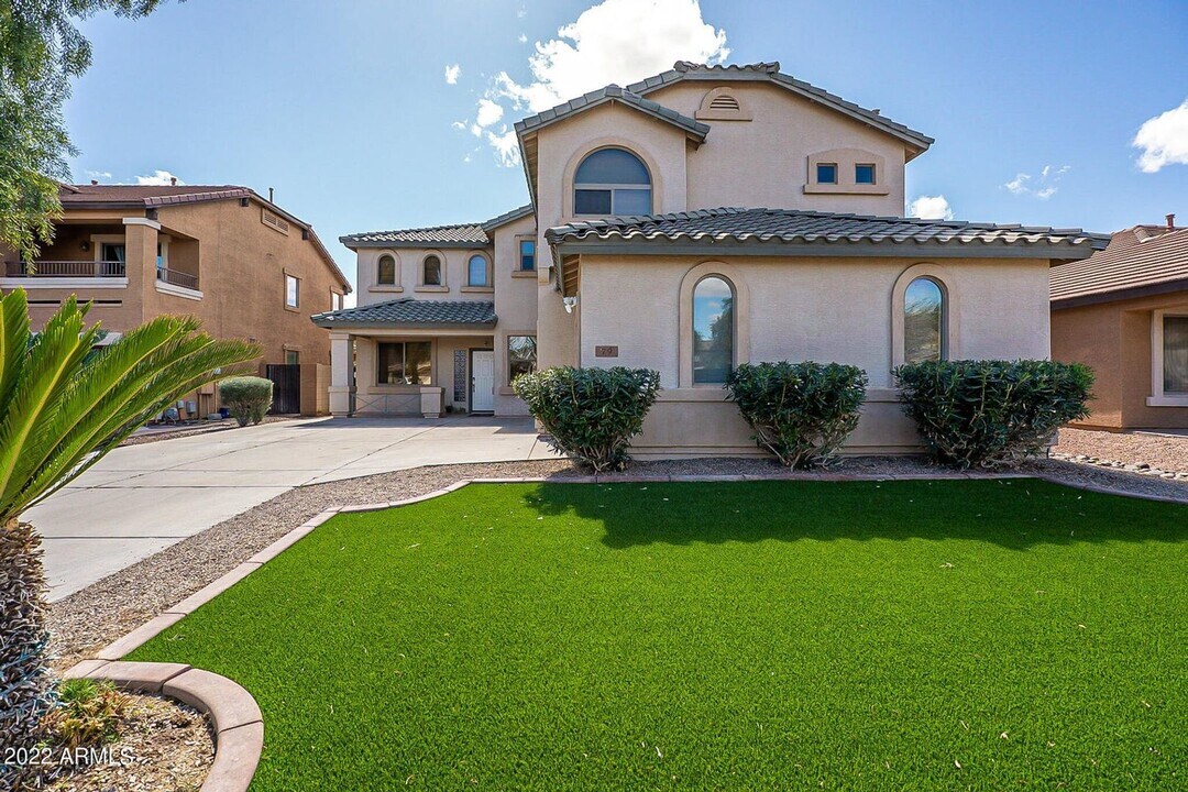 79 W Red Mesa Trail in San Tan Valley, AZ - Building Photo
