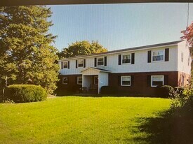 138 E Main St, Unit 4 in Elbridge, NY - Building Photo