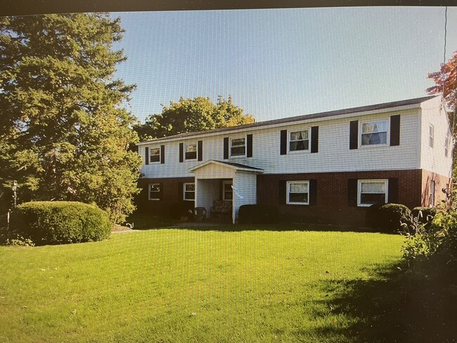 138 E Main St, Unit 4