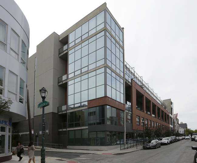 The Lofts at 1352 South Street in Philadelphia, PA - Foto de edificio - Building Photo