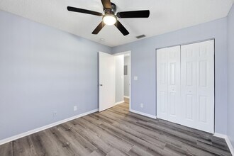 1565 W 28th St in West Palm Beach, FL - Building Photo - Building Photo