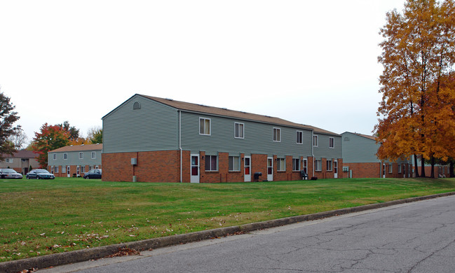 Lincoln Square Apartments in Youngstown, OH - Building Photo - Building Photo