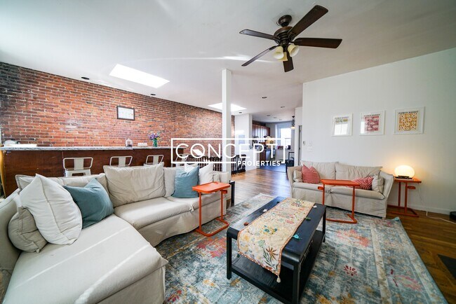 486 Massachusetts Ave, Unit 3 in Boston, MA - Building Photo - Building Photo