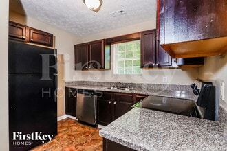 175 Whitehead Dr in Covington, GA - Building Photo - Building Photo