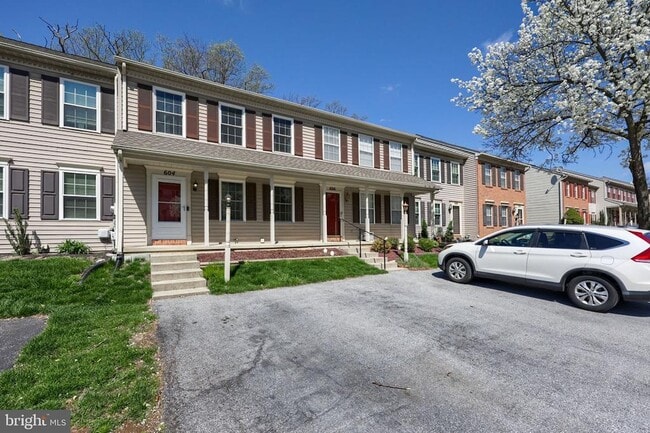 604 Rockwood Dr in Elizabethtown, PA - Building Photo - Building Photo