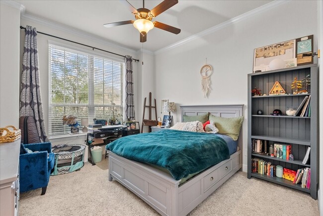 property at 1636 Longwood Glen Ln