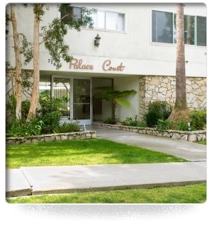 Paseo del Rey Apartments in Playa Del Rey, CA - Foto de edificio - Building Photo