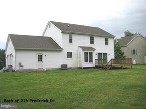 216 Frederick Dr in Centreville, MD - Building Photo - Building Photo