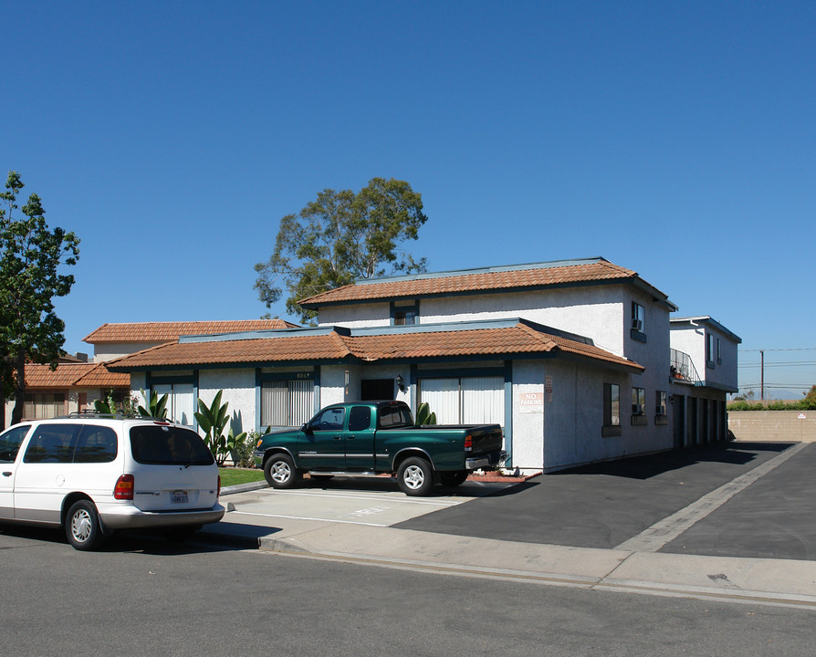 6561 Westpark Pl in Westminster, CA - Building Photo