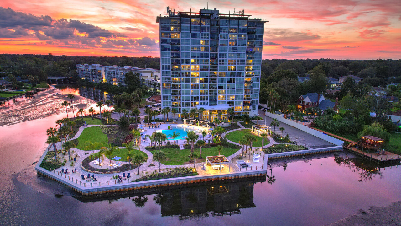 Rivervue Avondale in Jacksonville, FL - Building Photo