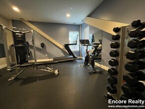 1 Everett St, Unit 305 in Boston, MA - Building Photo - Building Photo