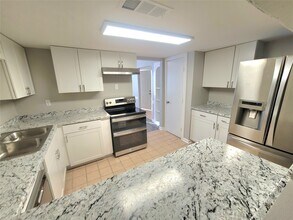 5920 Arncliffe Dr in Houston, TX - Building Photo - Building Photo