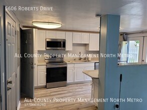 5606 Roberts Dr in Atlanta, GA - Building Photo - Building Photo