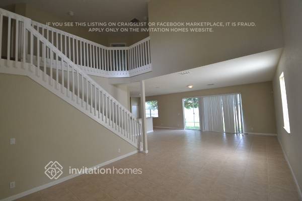 160 Berenger Walk in Royal Palm Beach, FL - Building Photo - Building Photo