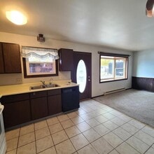 912 East Ave in Kendallville, IN - Building Photo - Building Photo