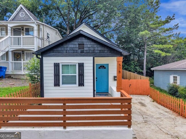 property at 575 Martin St SE