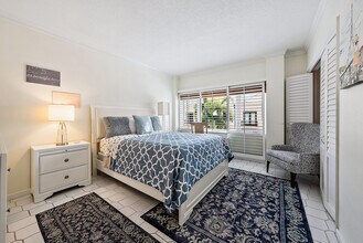 250 Bradley Pl in Palm Beach, FL - Building Photo - Building Photo