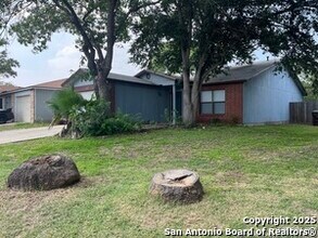 6871 Cypress Mist Dr in Converse, TX - Building Photo - Building Photo