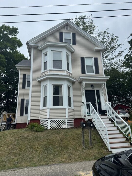 42 Forest St in Dover, NH - Building Photo