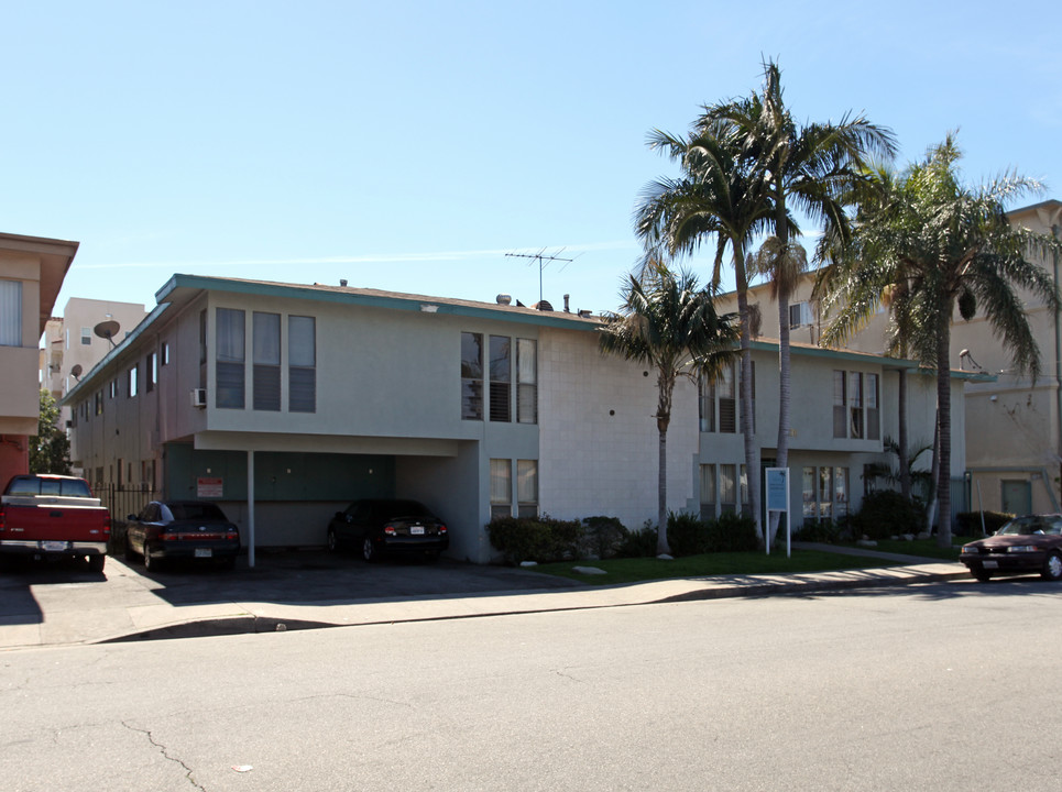 Napa Palms in Northridge, CA - Building Photo