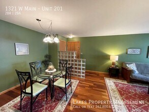 1321 W Main St, Unit Unit 201 in Lake Geneva, WI - Building Photo - Building Photo