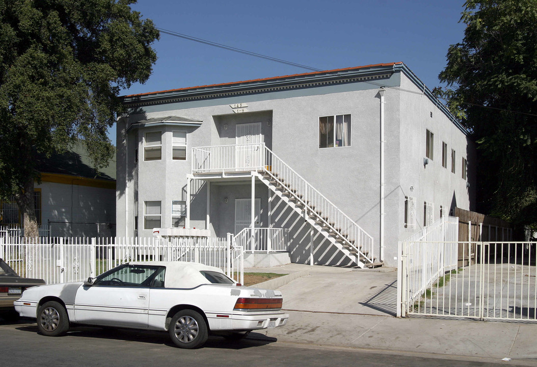 145 W 47th St in Los Angeles, CA - Building Photo