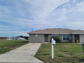1415 NE 8th Terrace in Cape Coral, FL - Building Photo