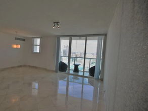 31 SE 5th St, Unit 3201 in Miami, FL - Building Photo - Building Photo