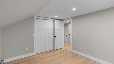 34 Mary Ave, Unit 2 in East Providence, RI - Building Photo - Building Photo