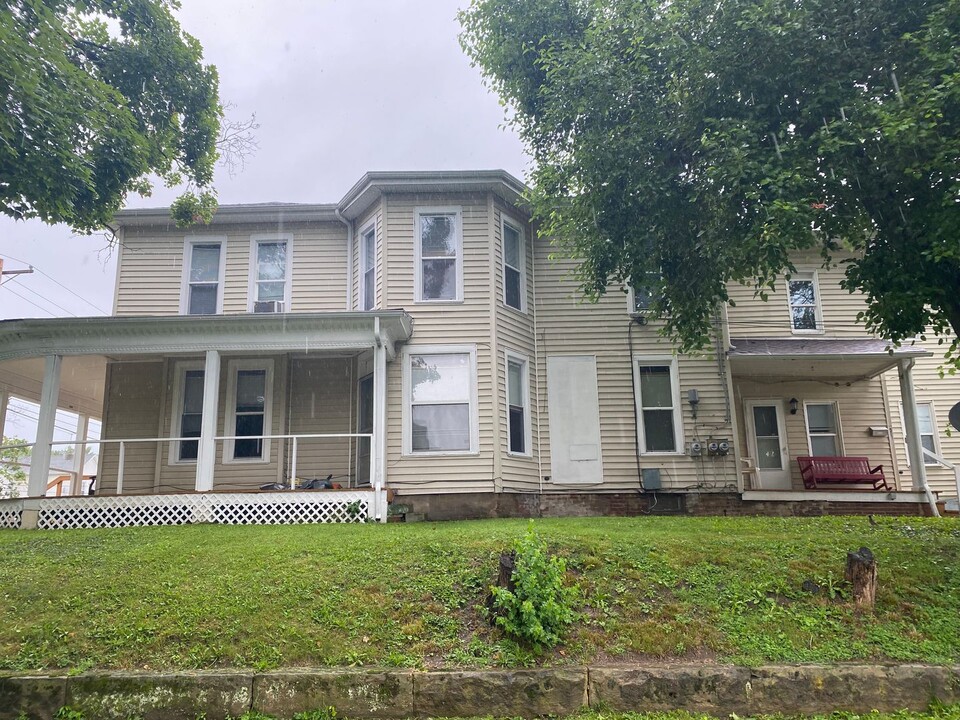 238 S Maple St in Lancaster, OH - Foto de edificio