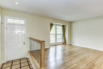 2021 Hickory Hill Ln in Silver Spring, MD - Building Photo - Building Photo