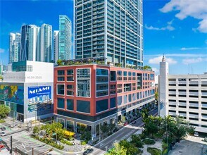 159 NE 6th St, Unit 3005 in Miami, FL - Building Photo - Building Photo