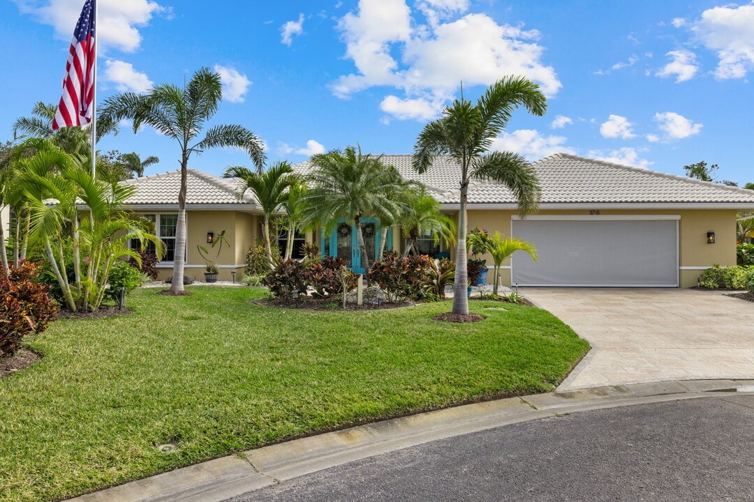 414 Devonshire Ln in Venice, FL - Building Photo