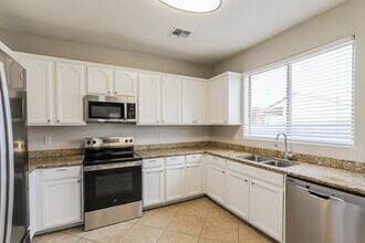 2247 E Calle Gran Desierto in Tucson, AZ - Building Photo - Building Photo