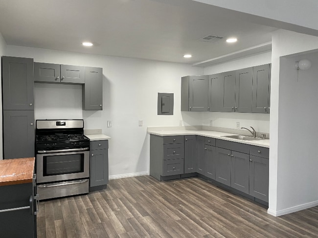 property at 1956 N Parish Pl