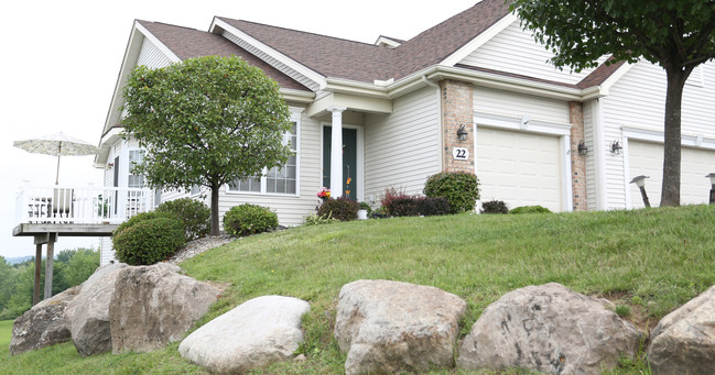 Waterview Townhouse Apartments in Webster, NY - Foto de edificio - Building Photo