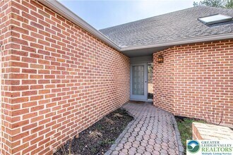 5721 Crawford Dr in Bethlehem, PA - Building Photo - Building Photo