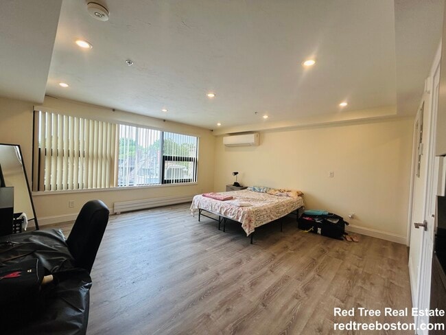 property at 1028a Commonwealth Ave