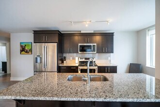 15 Kings Wharf Pl in Dartmouth, NS - Building Photo - Building Photo