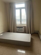 35-21 Farrington St in Queens, NY - Building Photo - Building Photo