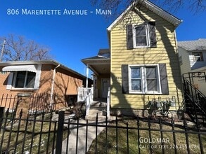 806 Marentette Ave in Windsor, ON - Building Photo - Building Photo