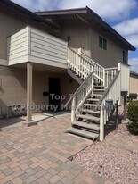 305 Stage Coach Rd in Oceanside, CA - Building Photo