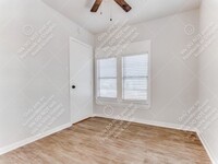 408 W Avenue F photo'