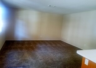 8410 Eldora Ave in Las Vegas, NV - Building Photo - Building Photo